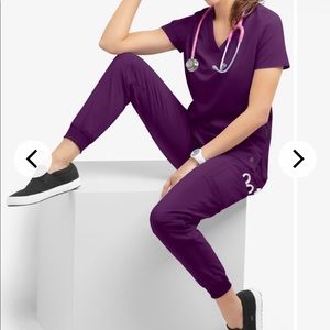 BUTTER SOFT Easy Stretch Eggplant Chloe Top + Mila Jogger Bottoms (Medium)
